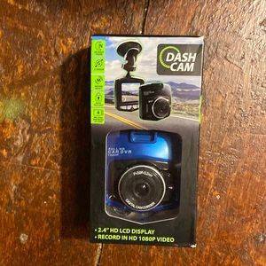 NIB dash cam 2.4” HD LCD display record in HD 1080p video